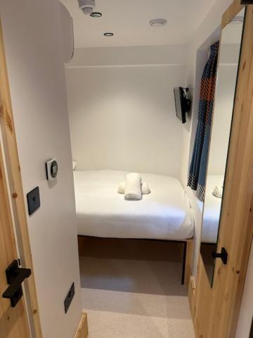 Easyhotel Paddington London Exteriör bild