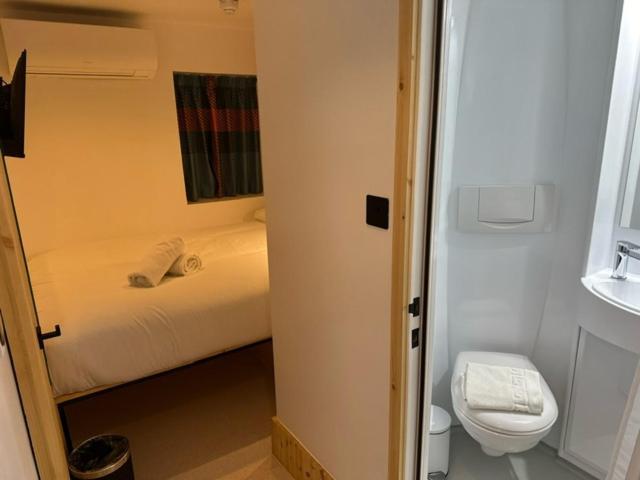 Easyhotel Paddington London Exteriör bild